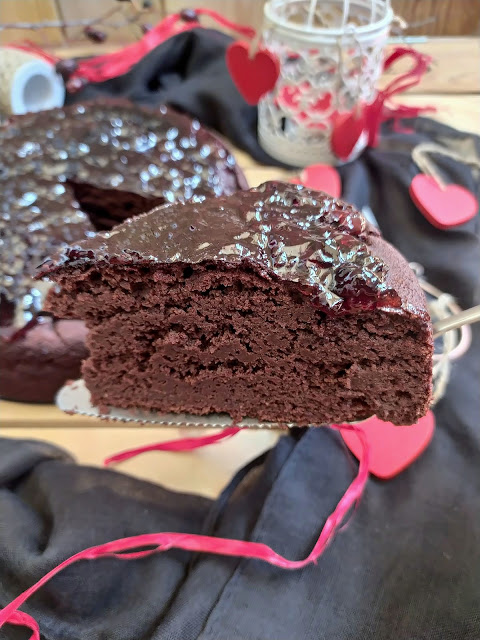 Bizcocho de judías rojas, chocolate y arándanos. Receta para San Valentín.  Desayuno, merienda, postre. Saludable, fit, healthy. Con horno, Cuca, Lidl